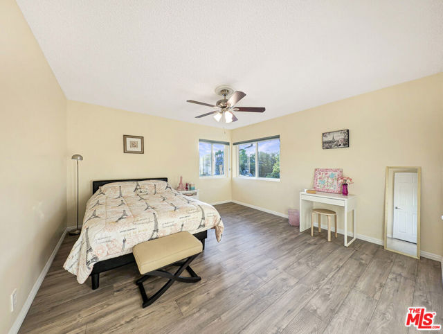 3308 Sparr Boulevard, Glendale CA: https://media.crmls.org/mediaz/d91f06c8-bacb-4182-8802-217bacbd8259.jpg