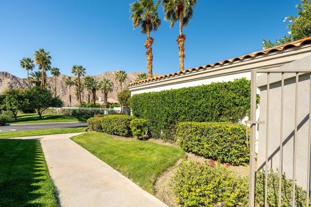 54396 Shoal Creek, La Quinta CA: https://media.crmls.org/mediaz/d91f8335-0c2d-4831-9674-4b6954b5c791.jpg