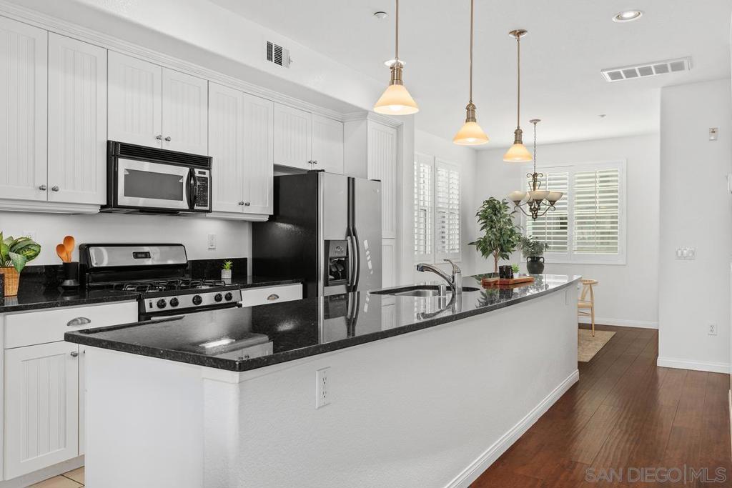 790 Harbor Cliff Way #183