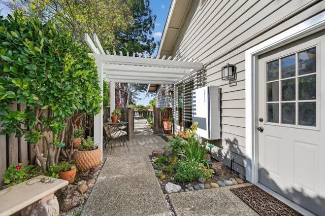 8325 Pinotage Court, San Jose CA: https://media.crmls.org/mediaz/d9201c8e-2307-4137-84ba-84f0bdbc79ec.jpg