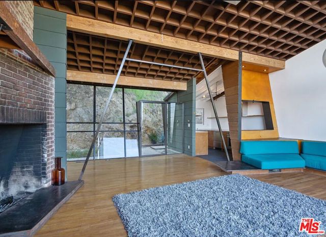 8663 Nash Drive, Los Angeles CA: https://media.crmls.org/mediaz/d92058f9-1094-411e-8c1b-f3b108b8c711.jpg