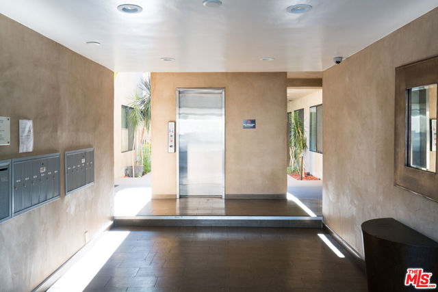 931 N ALFRED Street, Los Angeles CA: https://media.crmls.org/mediaz/d920ce21-6cb1-4ce4-a204-56baeb0ea01d.jpg