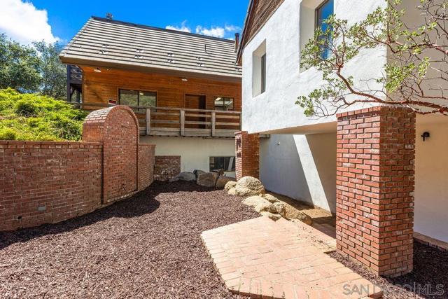1308 Lakedale Rd, Santa Ysabel CA: https://media.crmls.org/mediaz/d920f456-5c56-4c47-8db9-736bf42ce046.jpg
