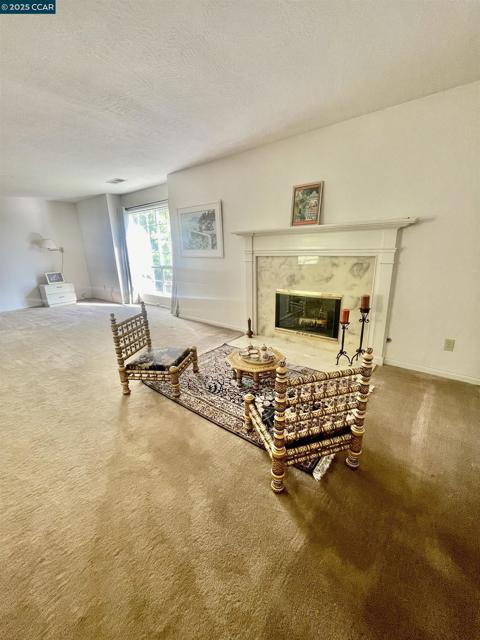 29 Heather Lane, Orinda CA: https://media.crmls.org/mediaz/d92121f4-e3e2-4132-adc4-57b0a998102e.jpg