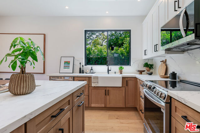 11559 La Maida Street, Valley Village CA: https://media.crmls.org/mediaz/d921de5c-5829-445f-8261-0b36b037ecba.jpg