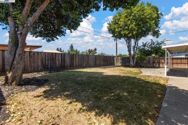 40167 Barbara St, Fremont CA: https://media.crmls.org/mediaz/d9222b12-d32e-44e3-a125-8537d42cae24.jpg