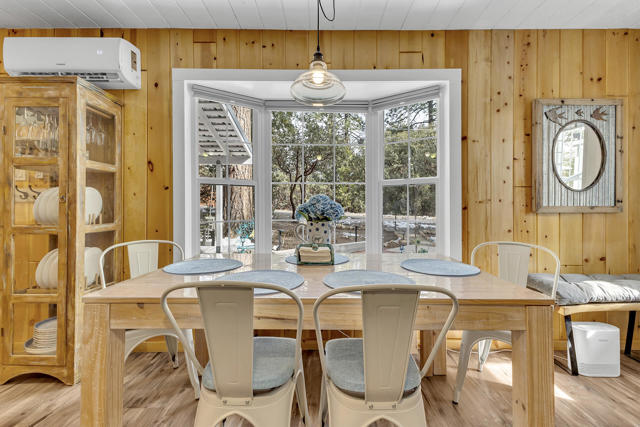 53125 Overlook Drive, Idyllwild CA: https://media.crmls.org/mediaz/d9225e42-894a-4051-a8b0-f4767158fa8d.jpg