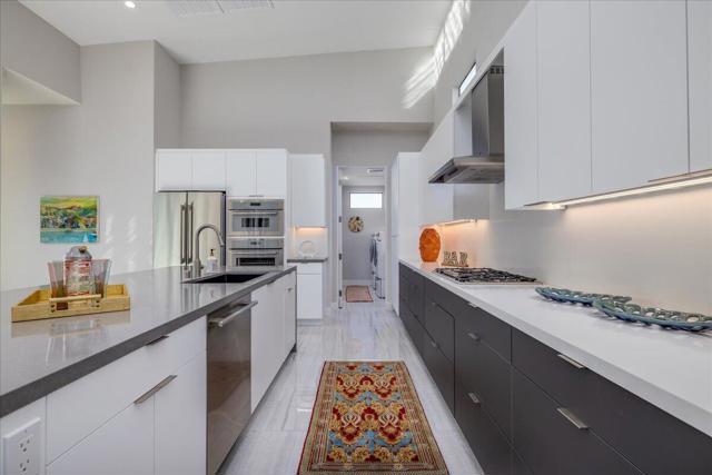 151 Holliday Way, Palm Springs CA: https://media.crmls.org/mediaz/d9226ce4-473e-4436-b9b0-4348c0753141.jpg