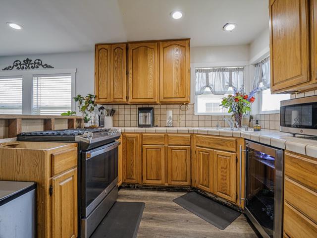 27 Burchell Avenue, Freedom CA: https://media.crmls.org/mediaz/d9228a8b-674f-466f-830f-52ec414ea024.jpg
