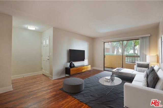 5922 N Las Virgenes Boulevard, Calabasas CA: https://media.crmls.org/mediaz/d922f8ba-9978-448a-bfb0-ad378aed46dc.jpg