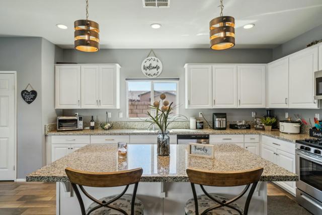 42912 Gazapo Court, Indio CA: https://media.crmls.org/mediaz/d9230c29-94f2-4caa-863d-a00ca6bbf292.jpg