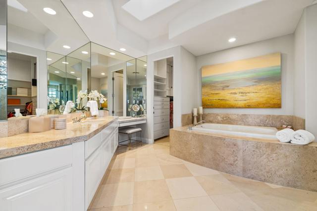 49606 Montana Way, La Quinta CA: https://media.crmls.org/mediaz/d9237343-85be-4e03-9283-fa92a4b5c4a9.jpg