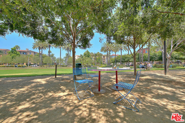 13020 Pacific, Playa Vista CA: https://media.crmls.org/mediaz/d923e7b2-7d1f-4841-871d-921d4ed9662b.jpg