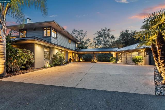 1121 Estates Dr, Lafayette CA: https://media.crmls.org/mediaz/d9250c32-9ad6-45b2-9999-cfa3bb098a0e.jpg