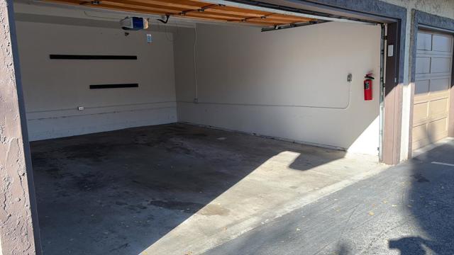 711 S Bayshore Boulevard, San Mateo CA: https://media.crmls.org/mediaz/d9258c9c-f57b-4032-8e82-26911c00ebd2.jpg