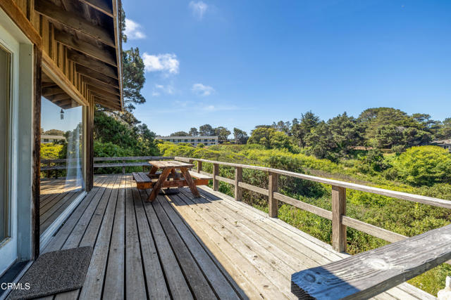 16920 Ocean Drive, Fort Bragg CA: https://media.crmls.org/mediaz/d9271cf0-25f9-4a66-aca0-179d25cdeb16.jpg