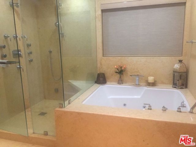 3440 Shoreheights Drive, Malibu CA: https://media.crmls.org/mediaz/d928288e-cfe2-4b0c-a7ad-6139cd25a8ed.jpg