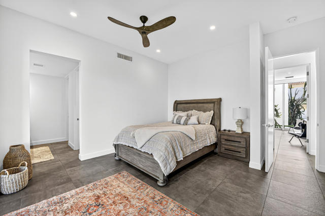 49120 Sunrose Lane, Palm Desert CA: https://media.crmls.org/mediaz/d9286152-e13d-4b02-8a0e-f29f276cb243.jpg