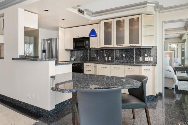 1760 Avenida del Mundo, Coronado CA: https://media.crmls.org/mediaz/d928827d-818d-44c0-bb83-44ad51744f5b.jpg
