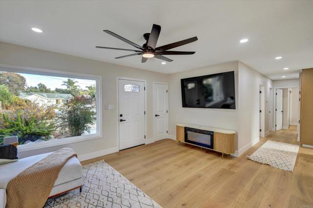 Detail Gallery Image 9 of 75 For 4107 Cole Way, San Diego,  CA 92117 - 3 Beds | 2 Baths
