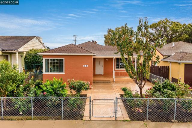 66 Murdock St, Richmond CA: https://media.crmls.org/mediaz/d928f3d0-9edb-454a-9037-1734285c0287.jpg