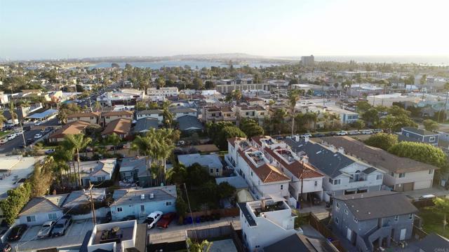 Detail Gallery Image 30 of 32 For 1145 Emerald St Rear (Alley),  –,  CA 92109 - 2 Beds | 2 Baths