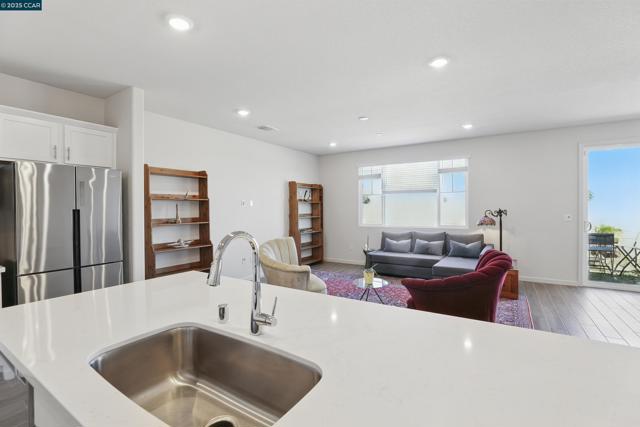 4105 Markovich Ct, Richmond CA: https://media.crmls.org/mediaz/d929be93-9c08-4d5e-bf6e-5bf9921ba819.jpg