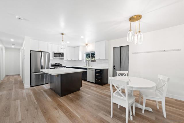 12244 Lakeshore Drive, Lakeside CA: https://media.crmls.org/mediaz/d929fac1-413e-4aa8-b9a4-328e1d5df79e.jpg