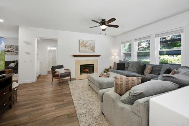 1218 Corte Zafiro, San Marcos CA: https://media.crmls.org/mediaz/d92a468b-1bbe-4d33-be7c-24cdebd6885d.jpg
