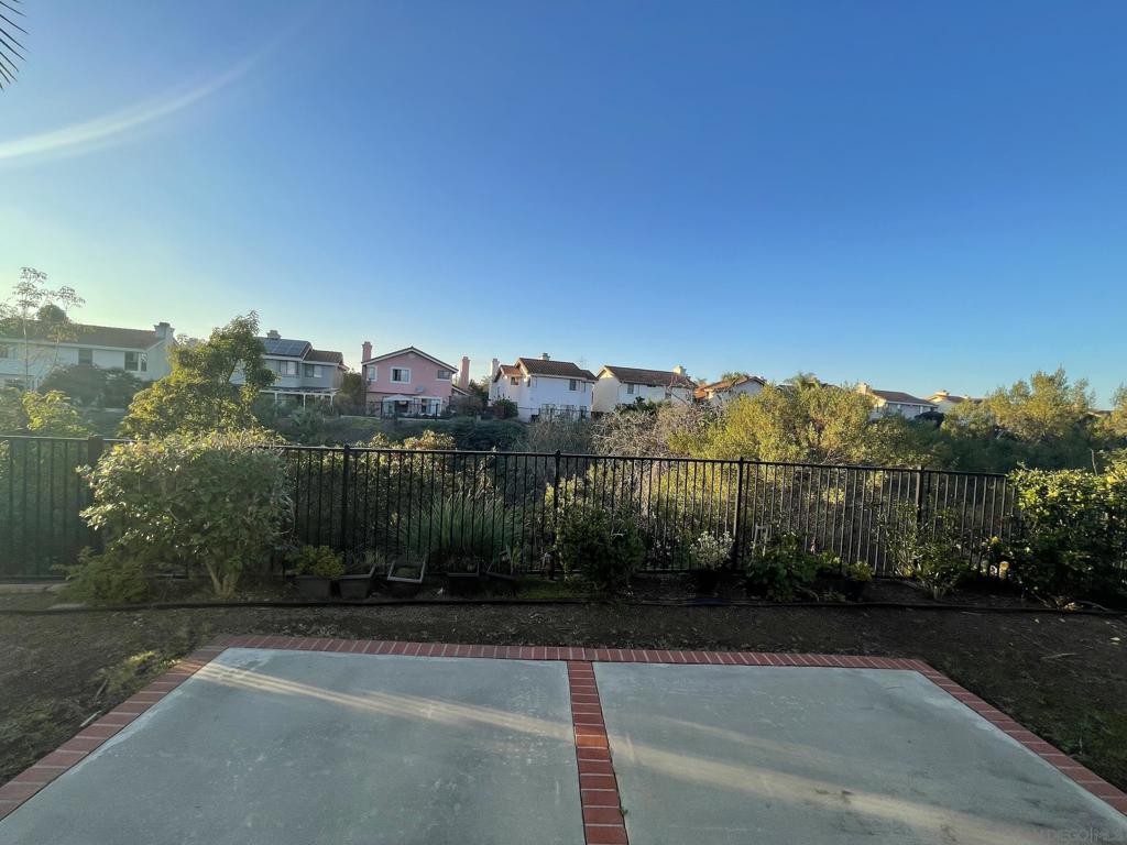 MLS #250027236SD img 4