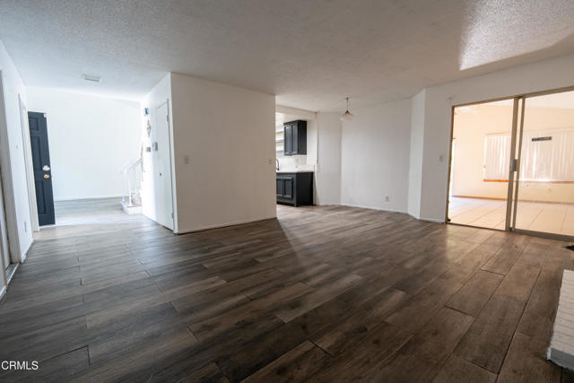 Detail Gallery Image 6 of 6 For 1501 Pisco Ln, Oxnard,  CA 93035 - 4 Beds | 3/1 Baths