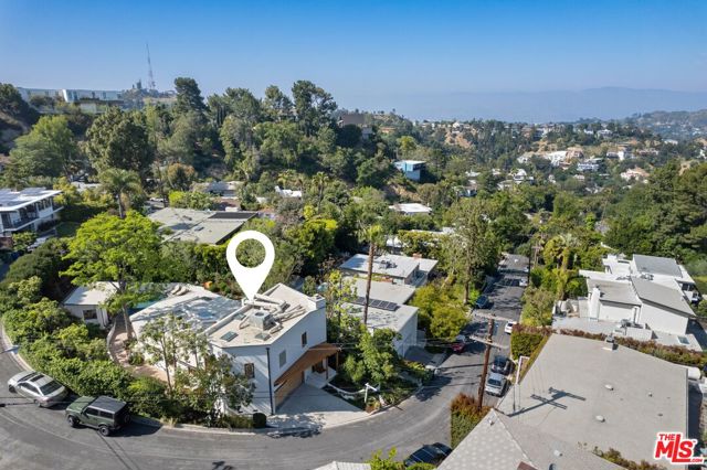2145 Sunset Crest Drive, Los Angeles CA: https://media.crmls.org/mediaz/d92abe69-6631-45d8-92f7-919195977856.jpg