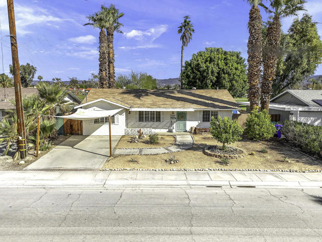 77590 California Drive, Palm Desert CA: https://media.crmls.org/mediaz/d92b2d57-63ec-4b46-bd6d-ecdb35a3035a.jpg