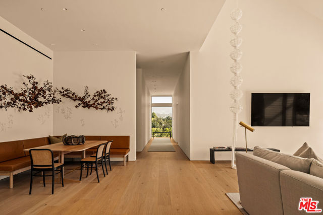 1225 Shippee Lane, Ojai CA: https://media.crmls.org/mediaz/d92b3f0a-5b71-441d-b19a-b3088f3a7bf9.jpg