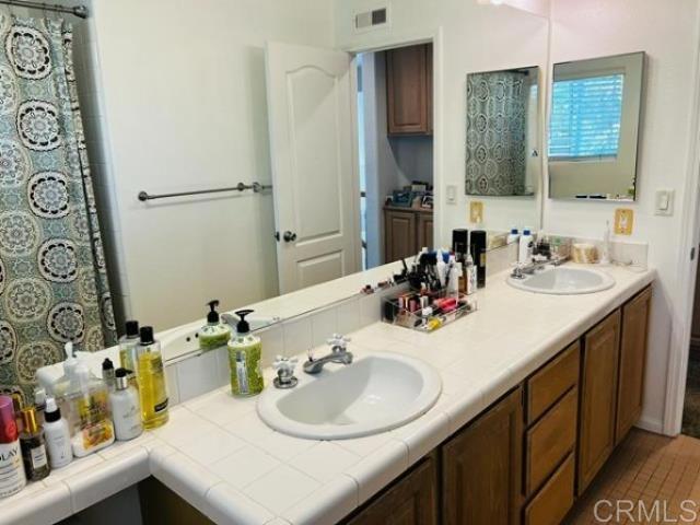 Detail Gallery Image 32 of 34 For 7054 Primentel Ln, Carlsbad,  CA 92009 - 4 Beds | 2/1 Baths
