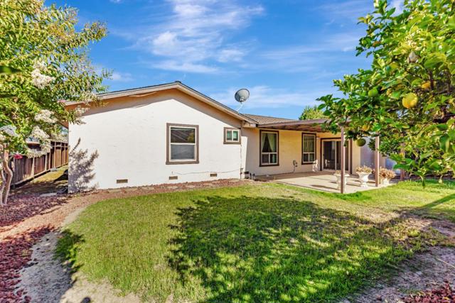 1870 Cushman Street, Hollister CA: https://media.crmls.org/mediaz/d92c674a-5e04-445c-a0ca-2e729f69ee8b.jpg