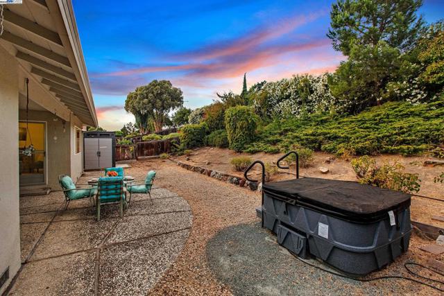 9140 Tangerine St, San Ramon CA: https://media.crmls.org/mediaz/d92cd1b4-e9b0-4255-a8fa-065595728ecb.jpg
