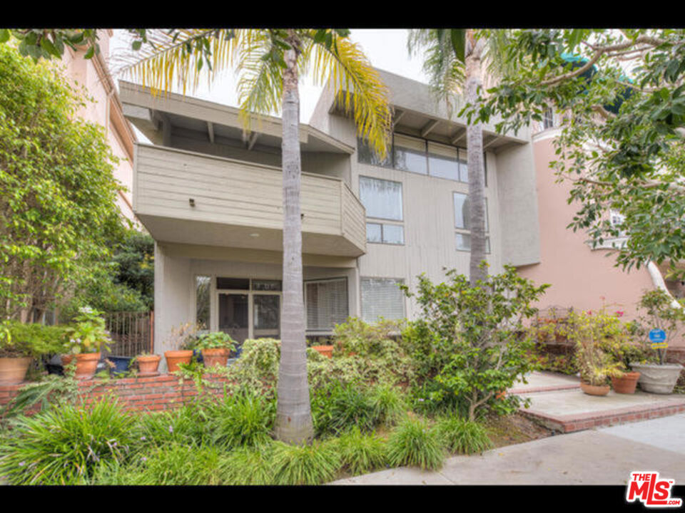 3602 Grand Canal, Marina del Rey, CA 90292