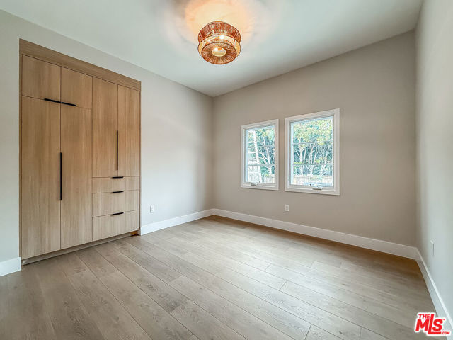 150 N Arnaz Drive, Beverly Hills CA: https://media.crmls.org/mediaz/d92edb2f-965a-40c6-9ecc-f8b240fd07c5.jpg