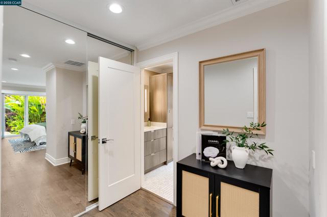 5588 Gonzalez Ct, Concord CA: https://media.crmls.org/mediaz/d92f218b-3012-4db5-aeb6-7c9582521ef2.jpg