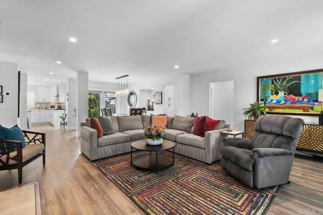 Detail Gallery Image 5 of 48 For 1522 Elevation Rd, San Diego,  CA 92110 - 3 Beds | 3/1 Baths