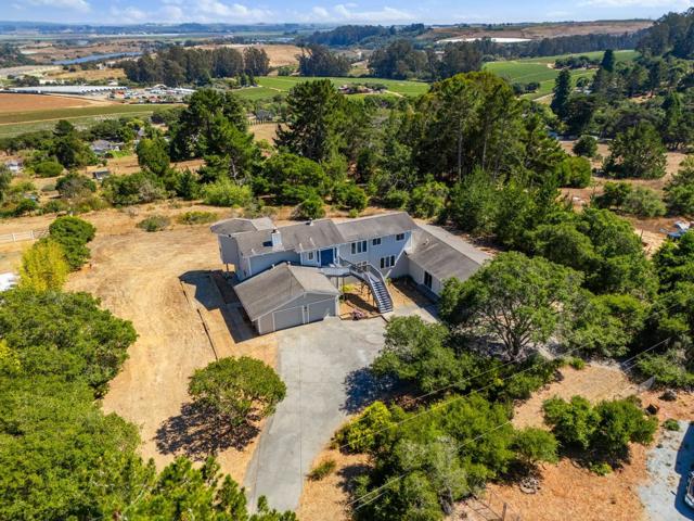 475 Fiesta Court, Watsonville CA: https://media.crmls.org/mediaz/d92f68fb-fa77-415f-b294-0f66e0f6cb7d.jpg