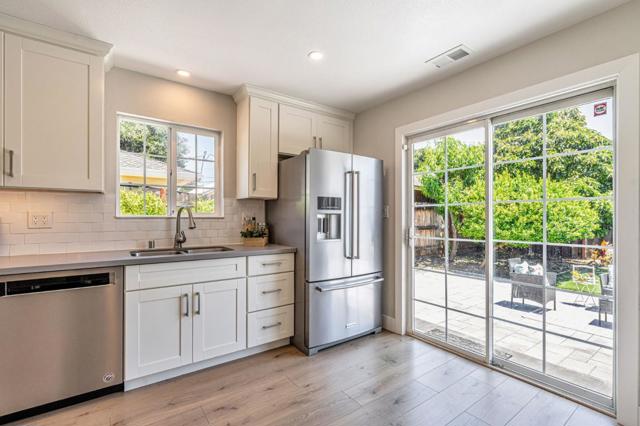 2284 Dumbarton Avenue, East Palo Alto CA: https://media.crmls.org/mediaz/d92fd9a1-97cc-4ce0-83cc-9ee49ad89981.jpg