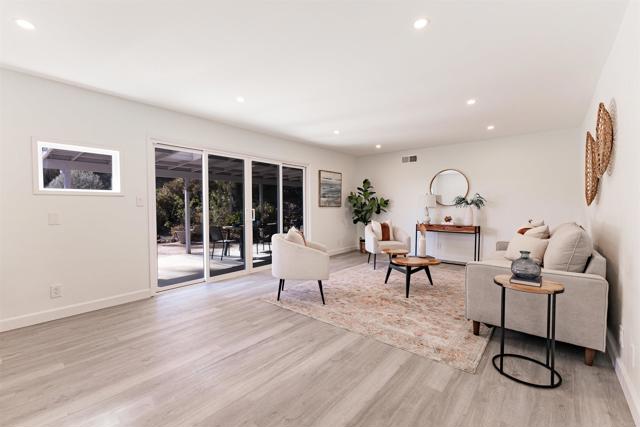 4726 Lorena Place, El Cajon CA: https://media.crmls.org/mediaz/d93050ca-d30b-4a2d-9793-5ab765fccb64.jpg