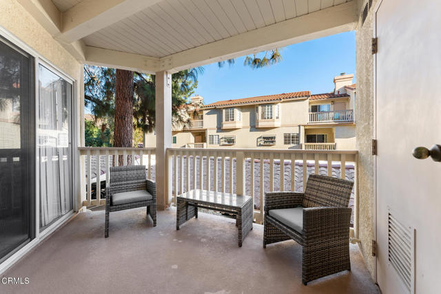 Detail Gallery Image 3 of 21 For 697 Sutton Crest Trl #304,  Oak Park,  CA 91377 - 1 Beds | 1 Baths