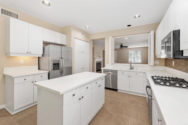 Detail Gallery Image 15 of 36 For 3234 W Canyon Ave, San Diego,  CA 92123 - 3 Beds | 2 Baths