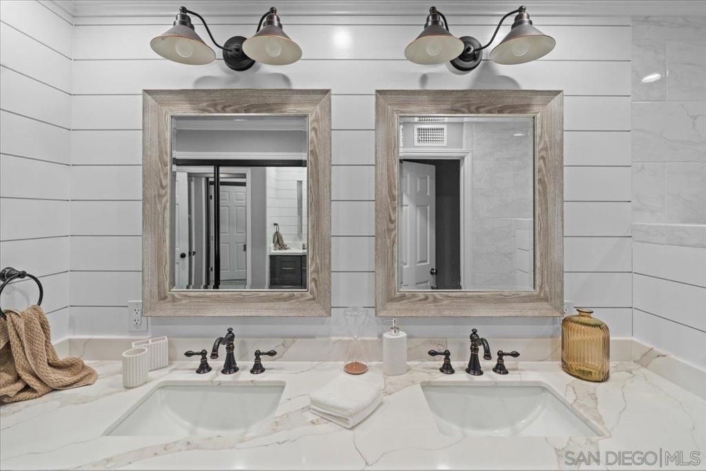 https://media.crmls.org/mediaz/d9313480-775d-492b-aa61-3c738c84fcfd.jpg?preset=X-Large