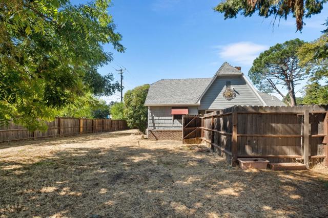 2905 Garfield Avenue, Carmichael CA: https://media.crmls.org/mediaz/d93164a9-e999-4cb4-b5b0-25d5490c27f8.jpg