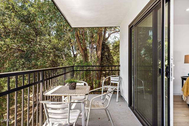 709 Wilson Court, Burbank CA: https://media.crmls.org/mediaz/d932434d-ed84-4b10-9b09-0ed8fe461c30.jpg