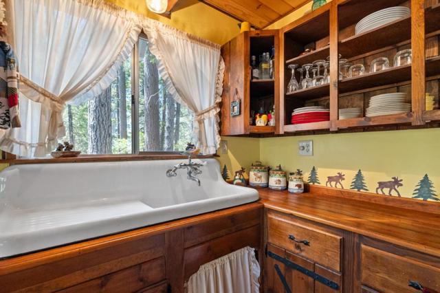 29380 Lassen Drive, Cold Springs CA: https://media.crmls.org/mediaz/d932f449-6869-4ccd-b782-f124bbee4bfb.jpg